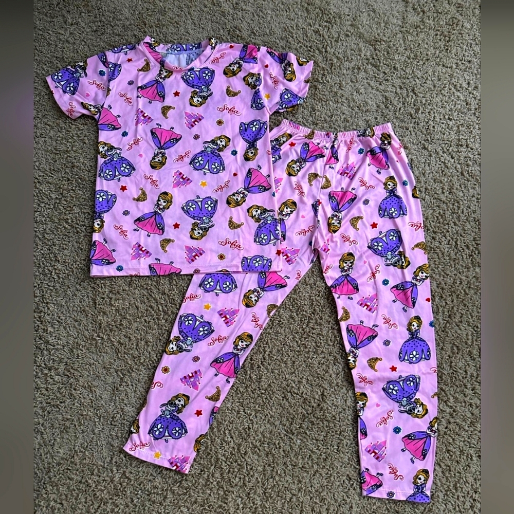 Pajama set / Sleeping wear set